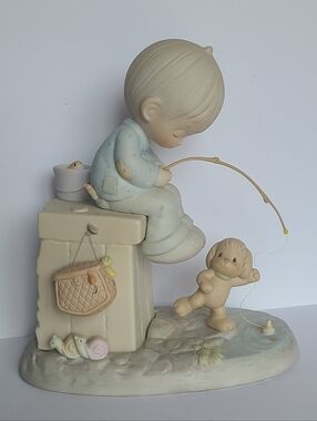 Vintage Precious Moments Boy Fishing 520721 Collectible Porcelain Figurine